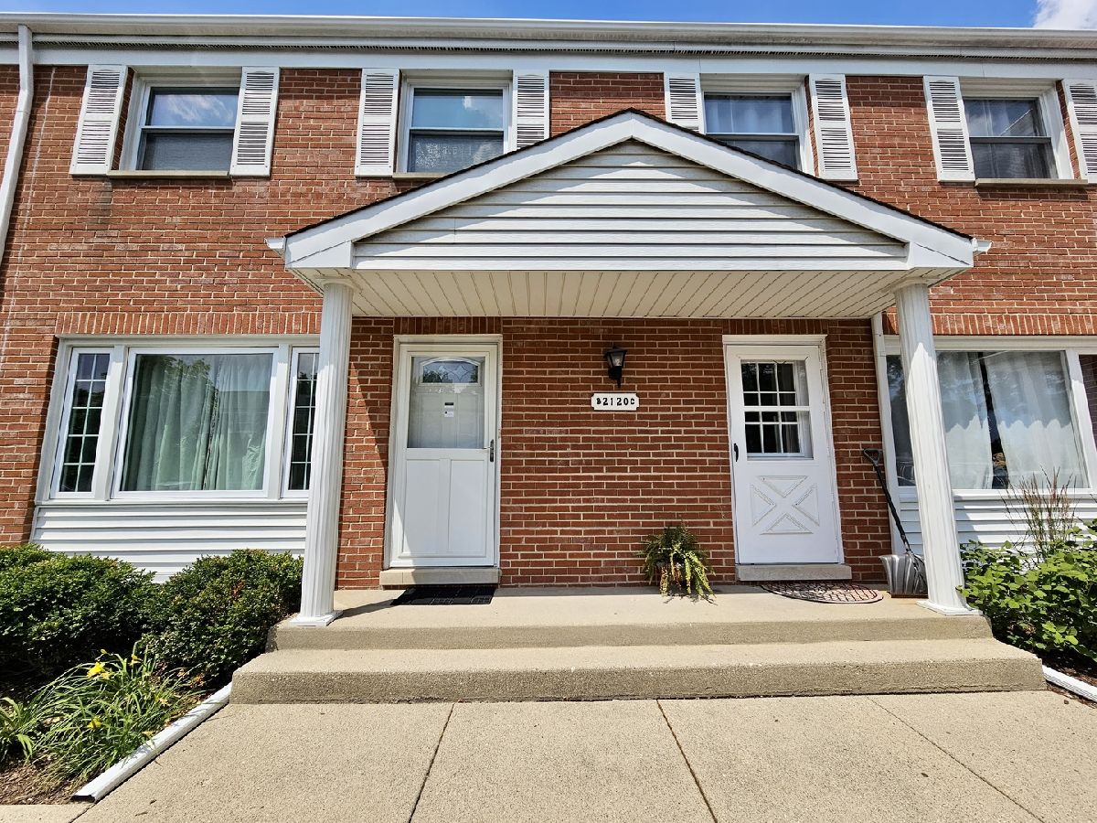 Townhomes & Homes Rented Glenview Gardens Glenview Illinois, 2120 Rugen