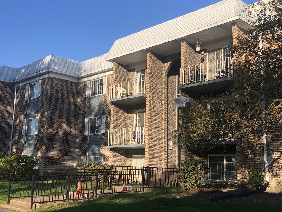 Condominiums Rented Arlington Glen Arlington Heights Illinois, 1531 Windsor