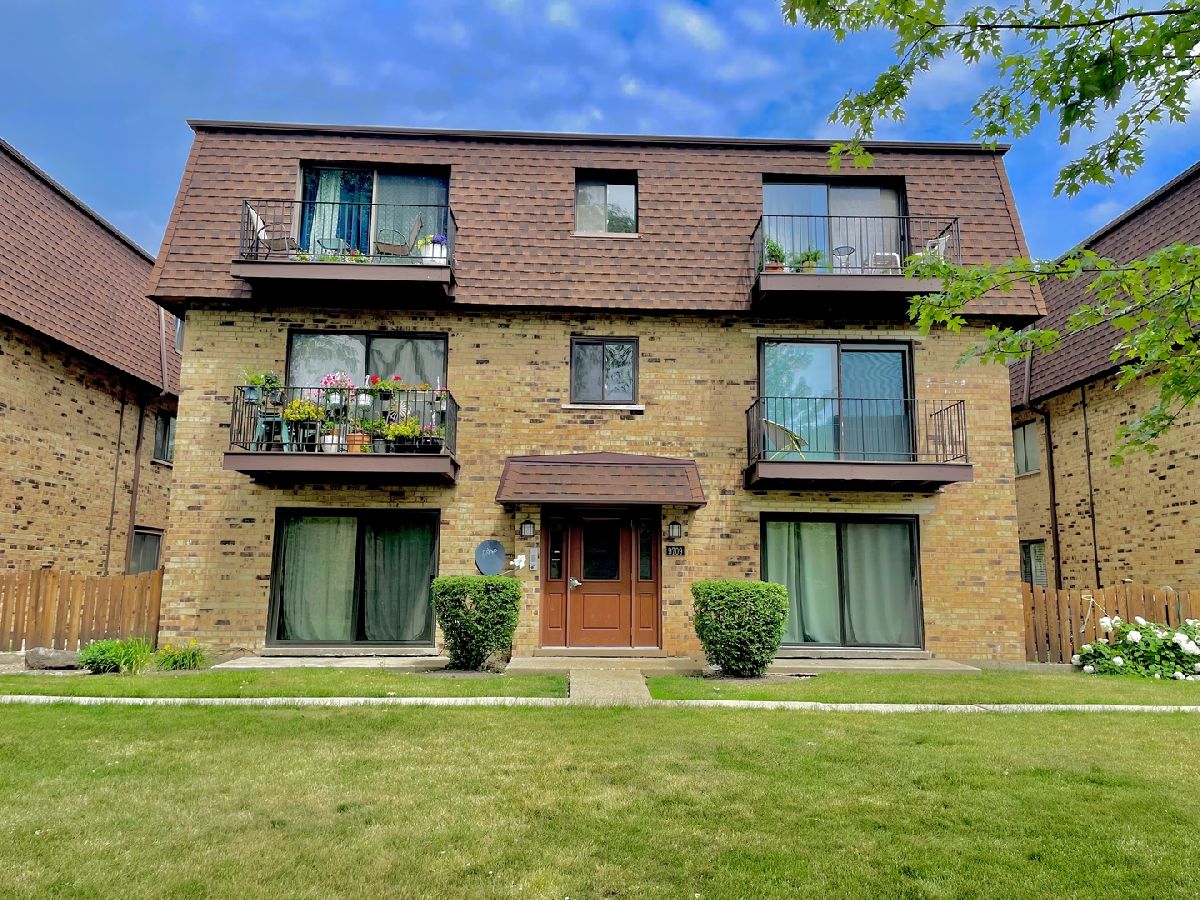 Condominiums Sold La Casa Bianco Des Plaines Illinois, 9709 Bianco