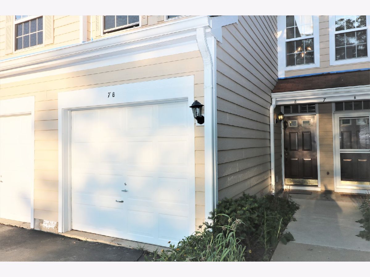 Townhomes & Condos & Homes Rented Manors Of Oak Knoll Streamwood Illinois, 7 Polk