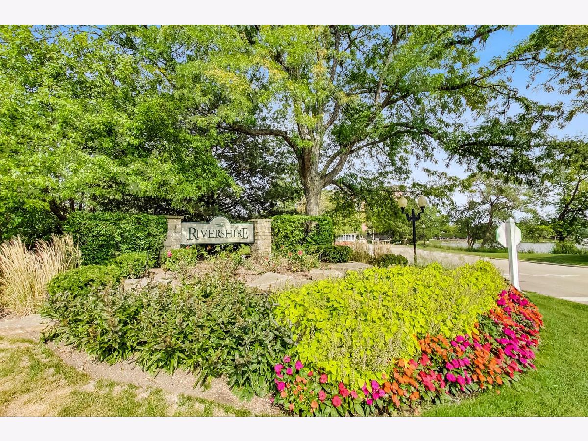 Rivershire Lincolnshire IL, Condos & Townhomes & Homes For Sale & For