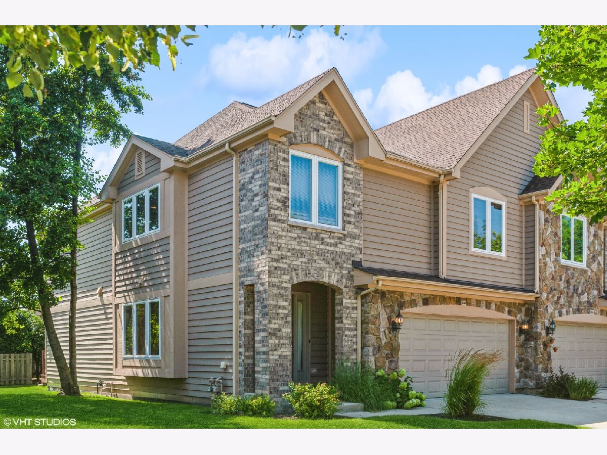 Townhomes Rented Noah's Landing Buffalo Grove Illinois, 2640 Chelsey