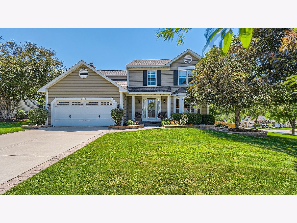 Homes & Condos & Townhomes Sold Crystal Creek Lake In The Hills Illinois, 971 Mcphee