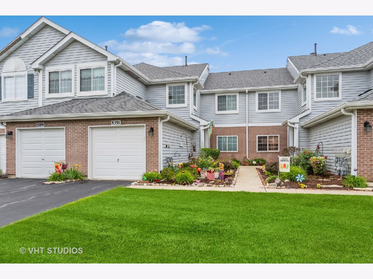 Townhomes & Condos Sold Reflections Darien Illinois, 8391 Mystic Trace