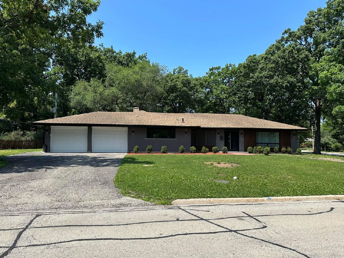 Homes Rented Sherwood Forest Highland Park Illinois, 1582 Arbor
