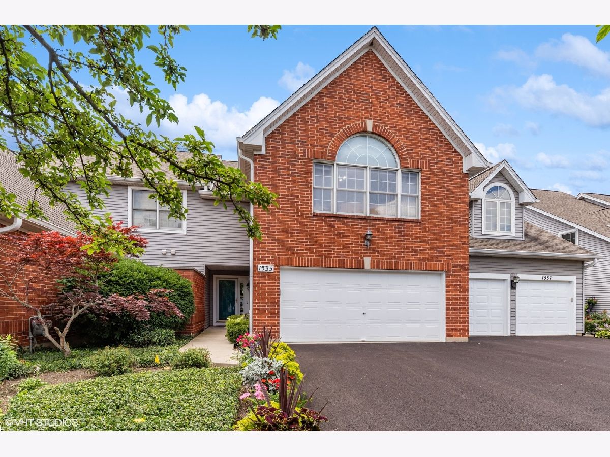 Townhomes Sold Ethans Glen Palatine Illinois, 1535 Ethans Glen