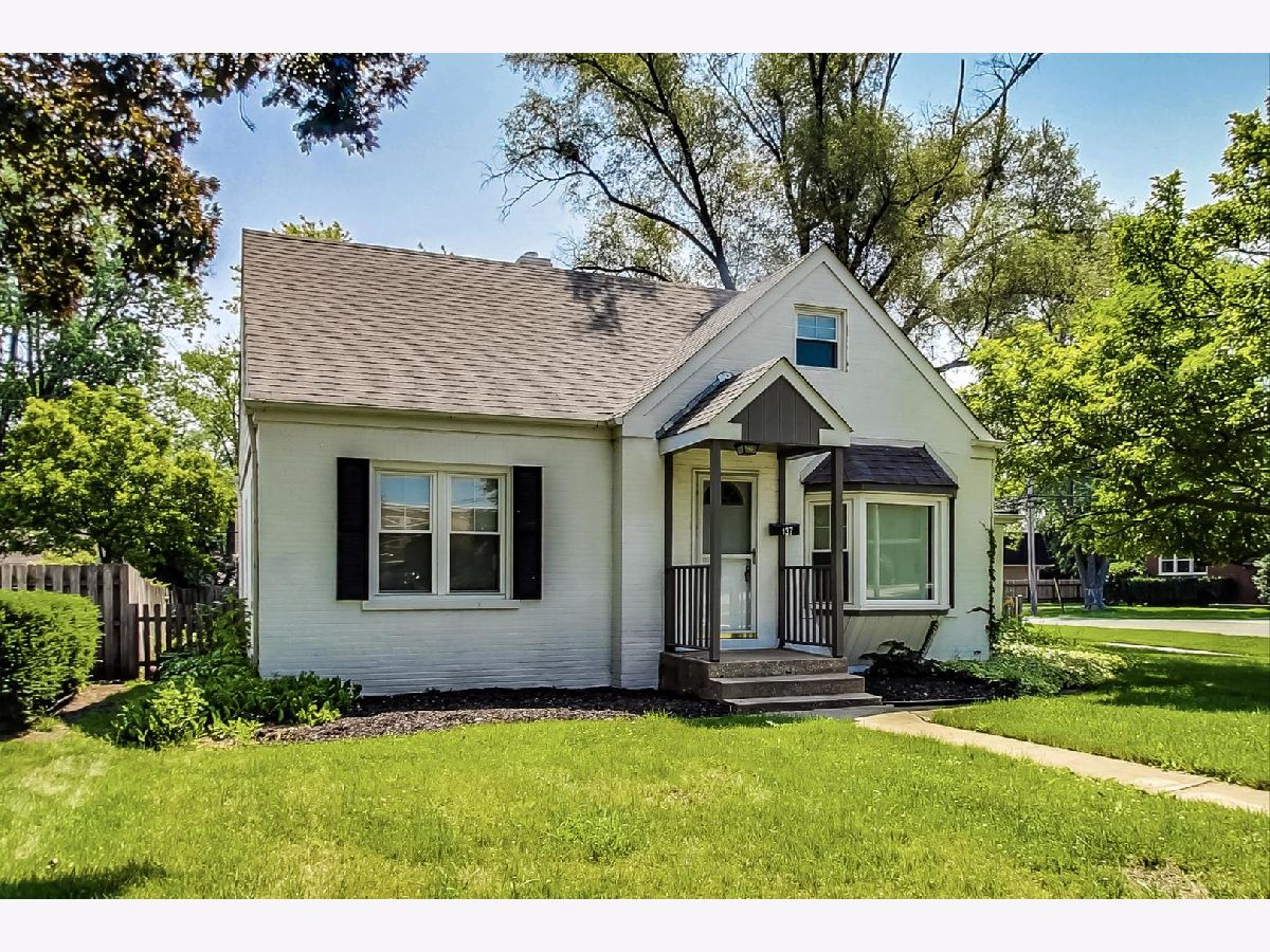 Homes & Condos & Townhomes Sold Blackhawk Heights Clarendon Hills Illinois, 137 Hiawatha