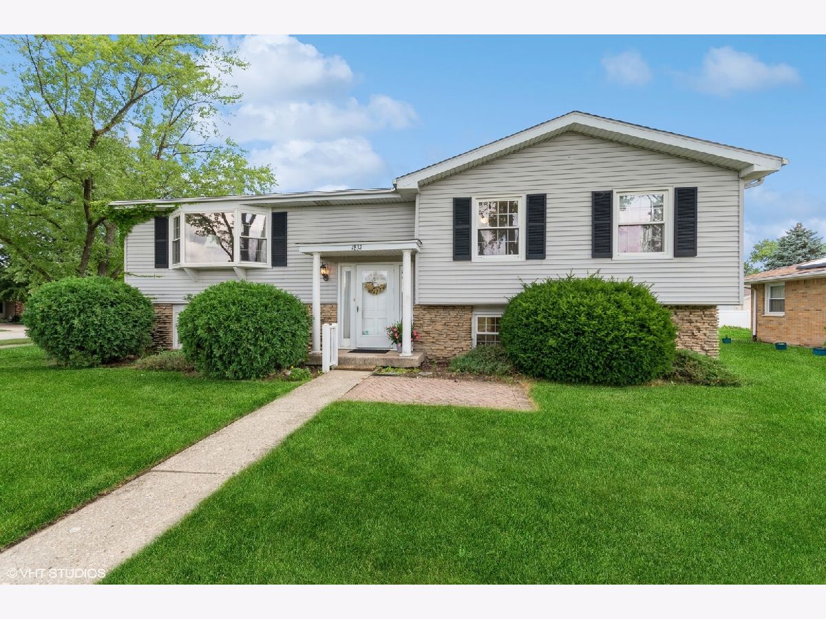 Homes Sold Crestwood Estates Crest Hill Illinois, 1832 Lincoln