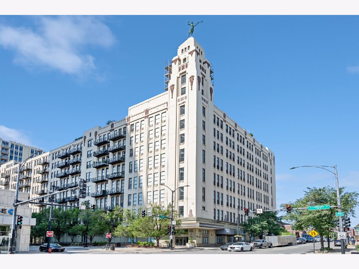 Condominiums Sold One River Place Chicago Illinois, 758 Larrabee
