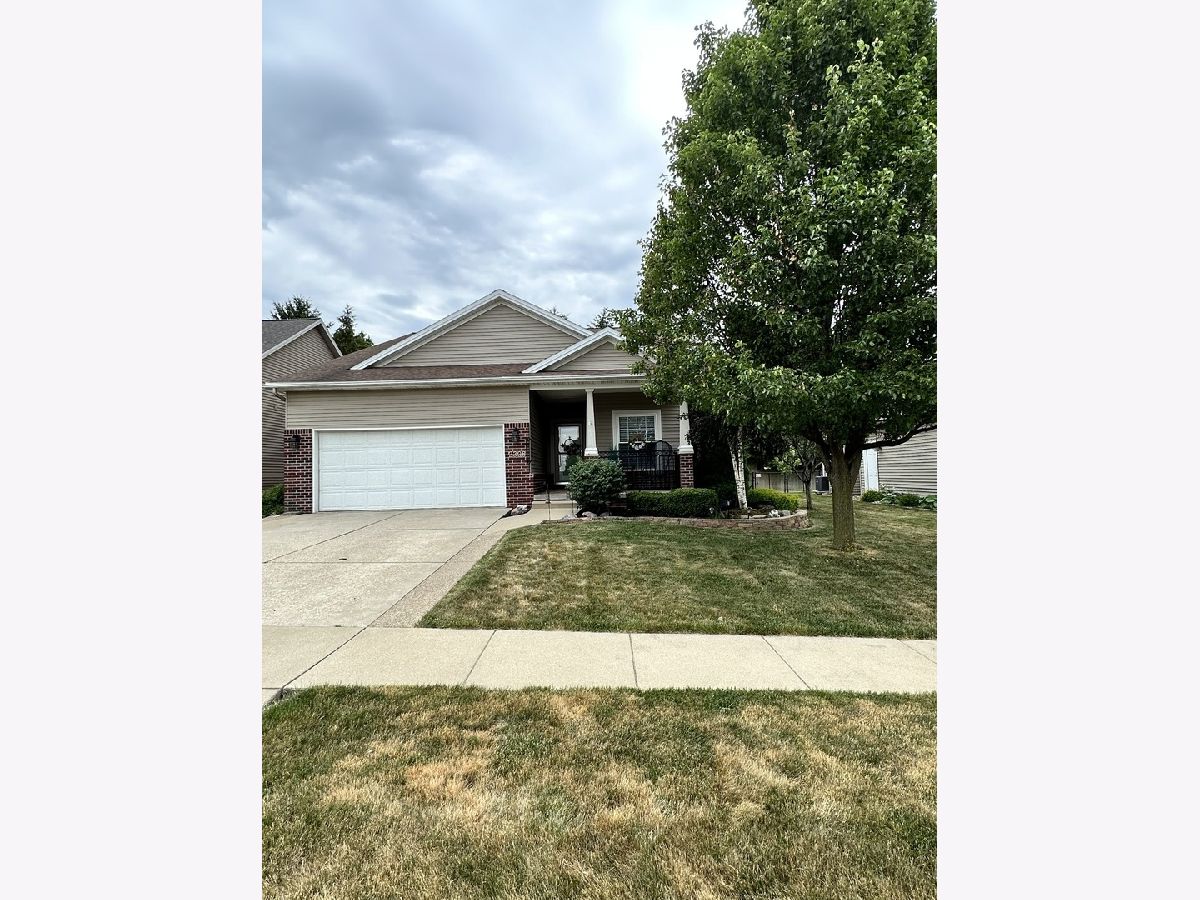 Homes & Condos & Townhomes Sold Wittenberg Woods Bloomington Illinois, 2308 Treeline