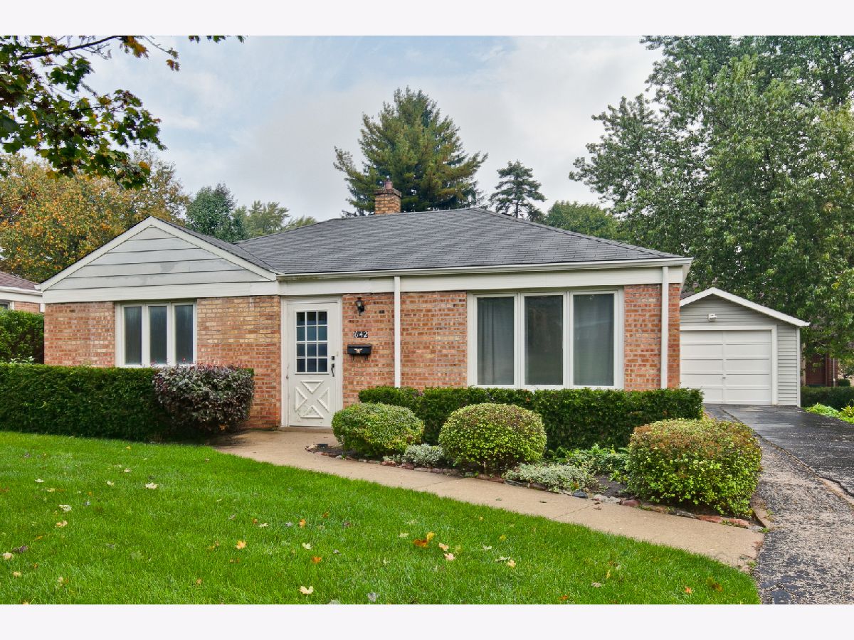 Homes & Townhomes & Condos Rented Copeland Manor Libertyville Illinois, 642 Rockland
