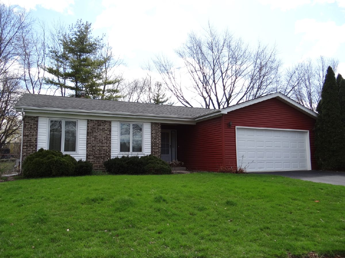 Homes & Townhomes & Condos Rented Steeple Run Naperville Illinois, 5S765 Steeple Run
