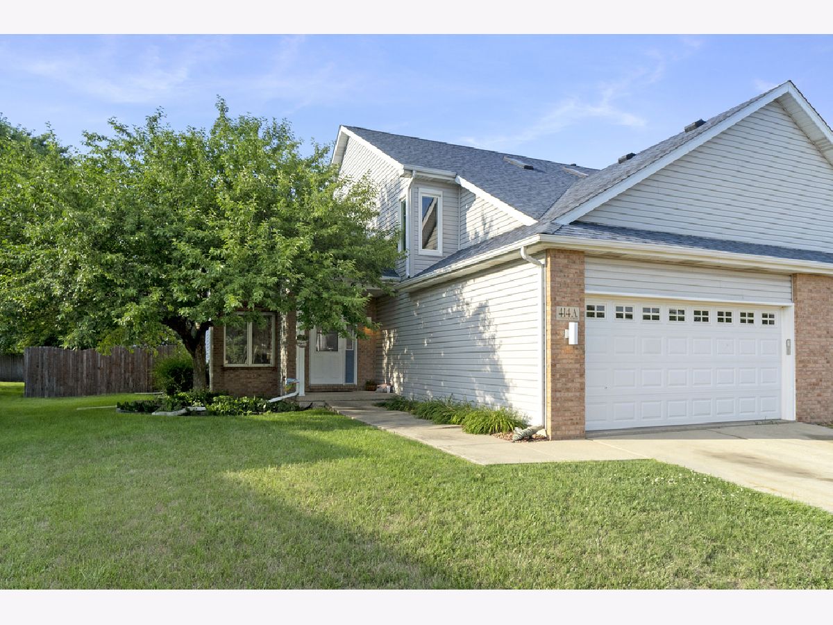 Homes & Condos & Townhomes Sold Heather Ridge Minooka Illinois, 414 Flanagan