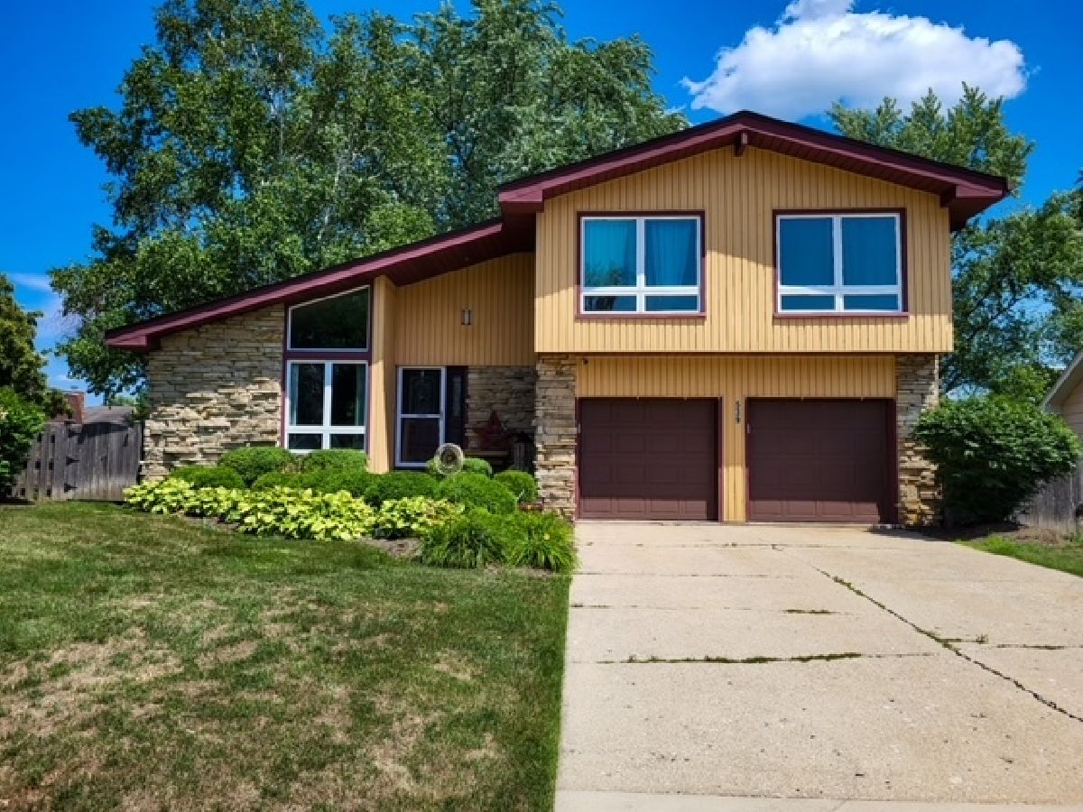 Homes Sold Seven Hills Lindenhurst Illinois, 539 Beck