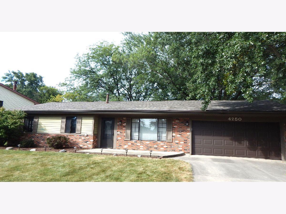 Homes & Condos & Townhomes Sold Woodlake Trails Hanover Park Illinois, 4250 Woodlake