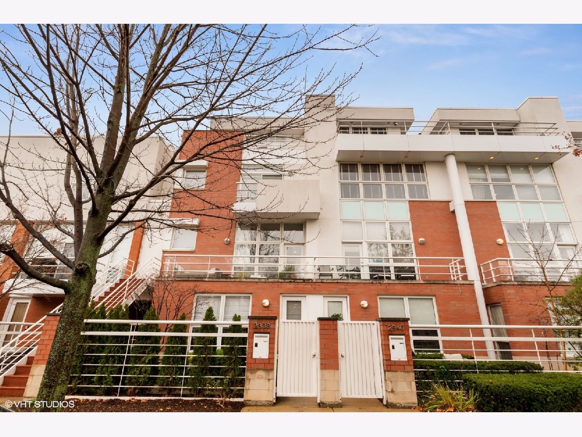 Townhomes & Homes Sold Wellington Park Chicago Illinois, 2938 Hermitage