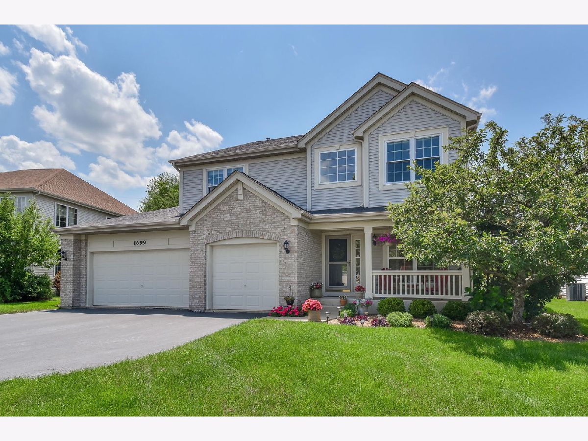 Homes & Townhomes & Condos Sold Mulberry Grove Elgin Illinois, 1699 Montclair