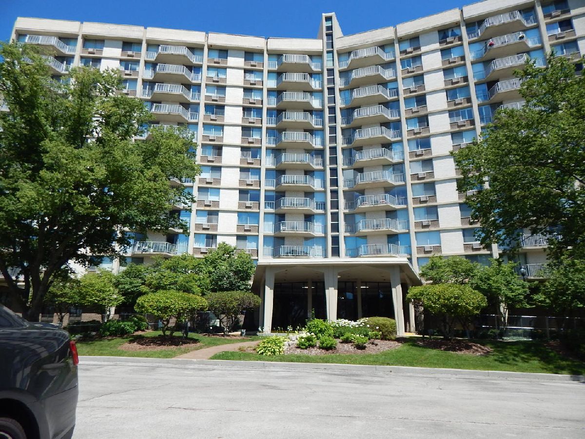 Oak Brook Towers Oak Brook IL, Condos & Townhomes For Sale & For Rent