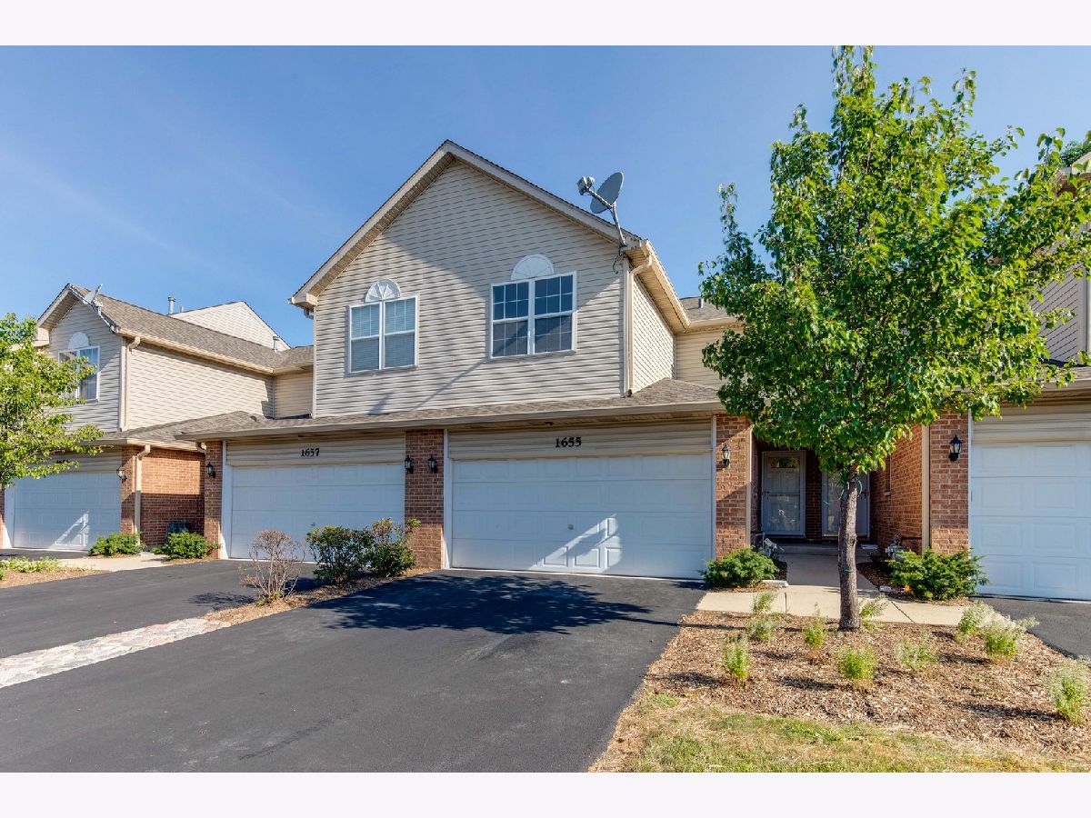 Townhomes Rented Riverbrook West Naperville Illinois, 1655 Windward