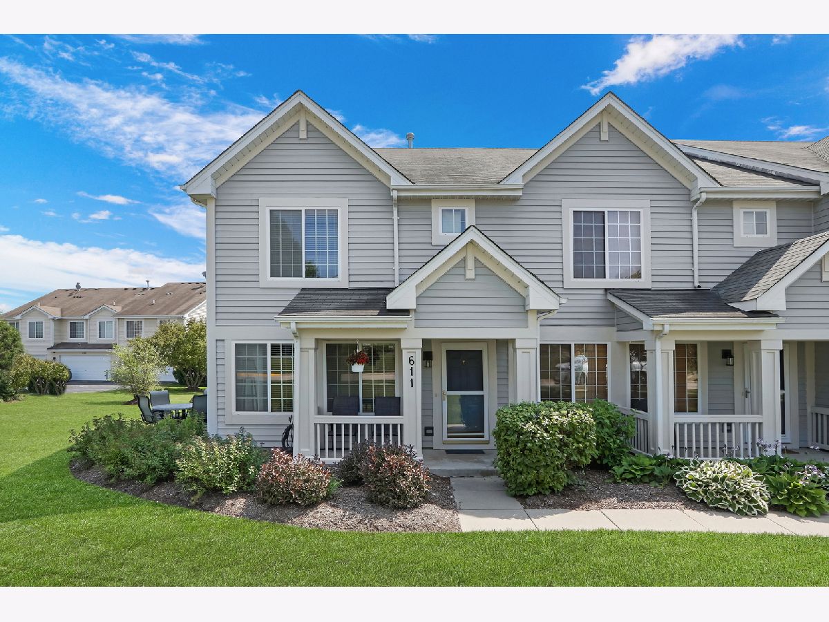 Townhomes & Condos & Homes Sold Holiday Park Fox Lake Illinois, 611 Key Largo