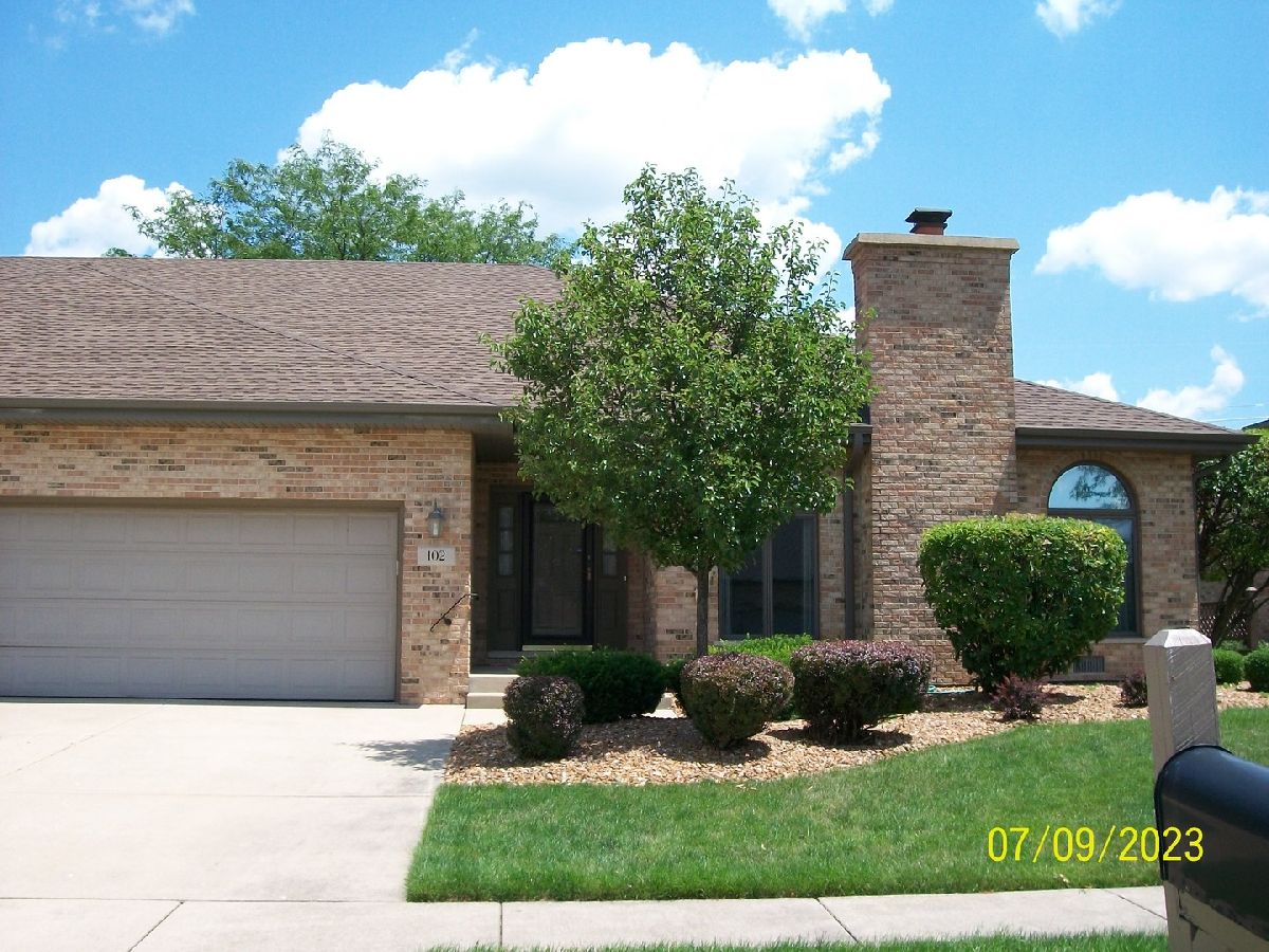 Townhomes Sold Grand Prairie New Lenox Illinois, 102 Fairfield