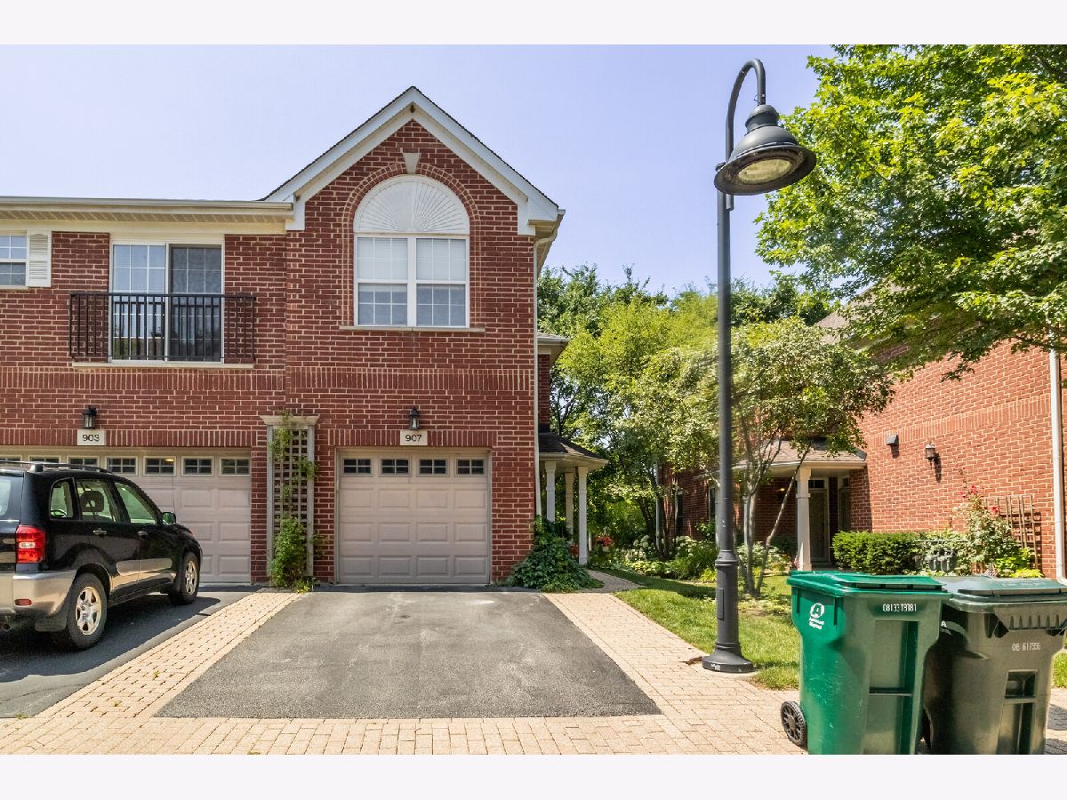 Townhomes Rented Northbrook Greens Northbrook Illinois, 907 Bromley