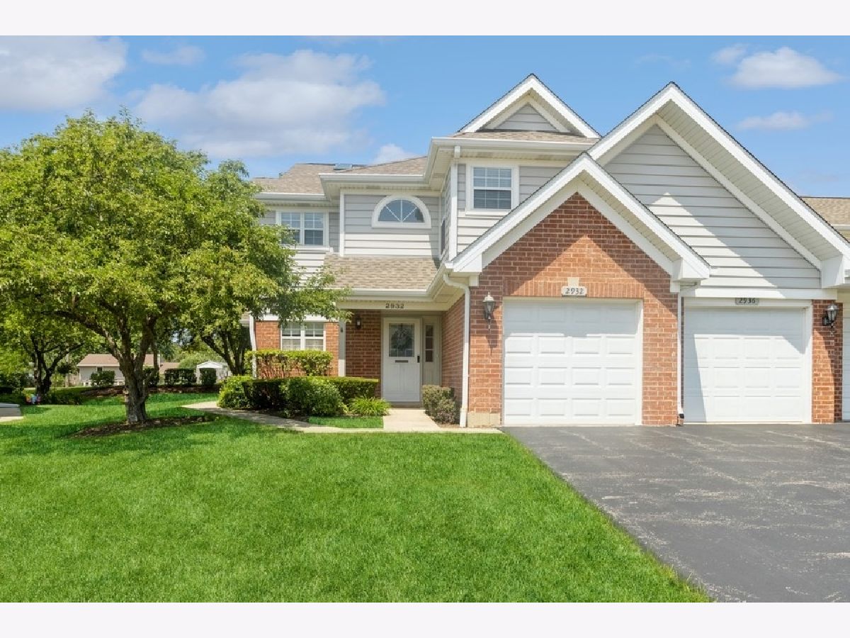 Townhomes & Condos Sold Heatherwood North Schaumburg Illinois, 2932 Heatherwood