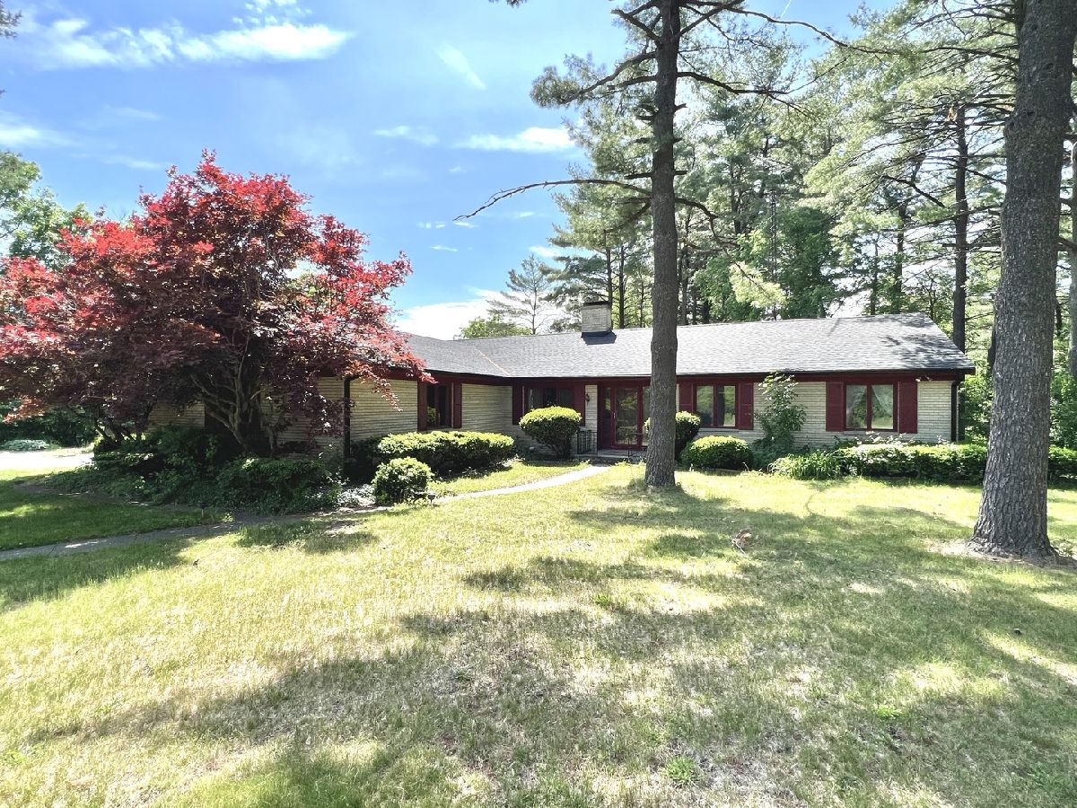 Homes Sold Emery Woods Woodstock Illinois, 5307 Timber