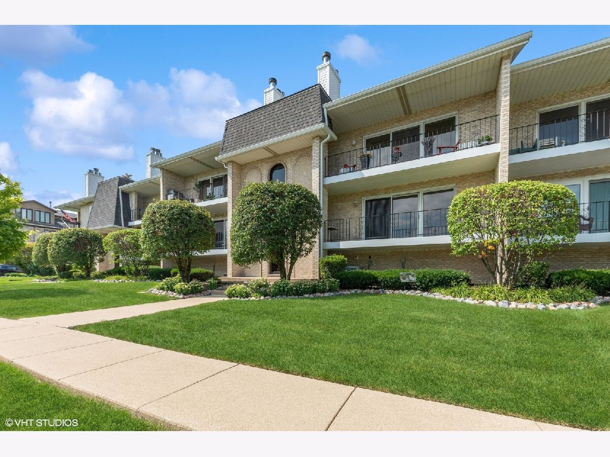 Condos & Townhomes Sold Las Fuentes Palos Hills Illinois, 9108 Del Prado