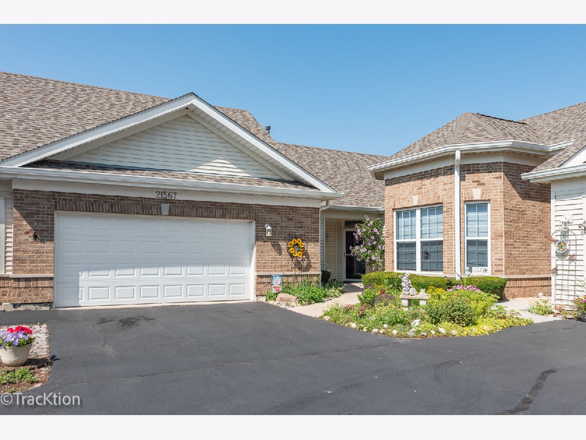 Carillon Lakes Crest Hill IL, Townhomes & Condos & Homes For Sale & For