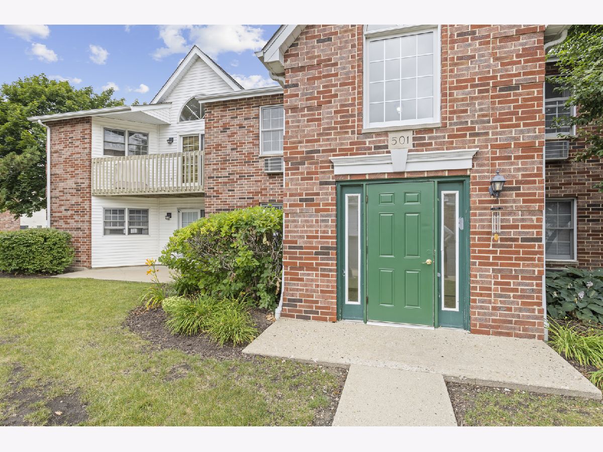 Condominiums Sold Country Club Manor Woodstock Illinois, 501 Leah