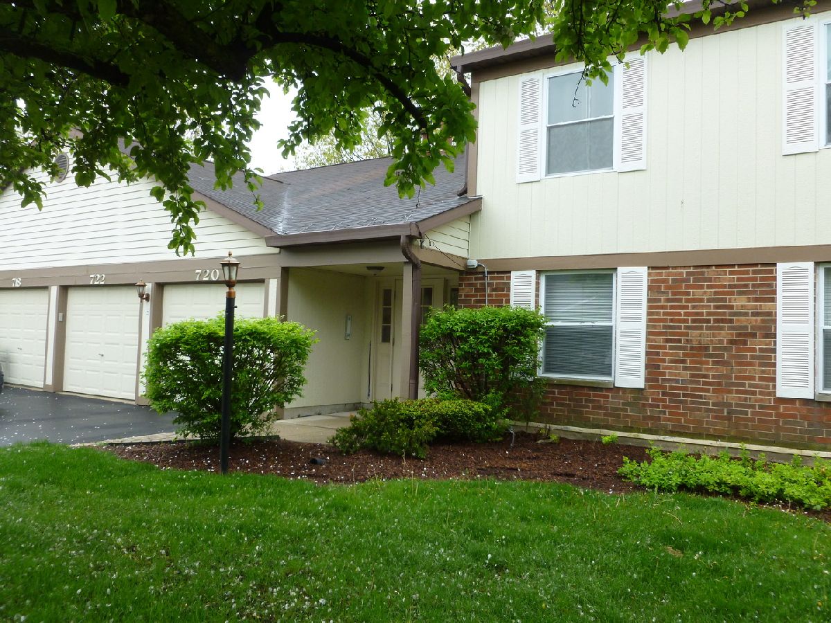 Condominiums Rented Deer Run Palatine Illinois, 716 Deer Run
