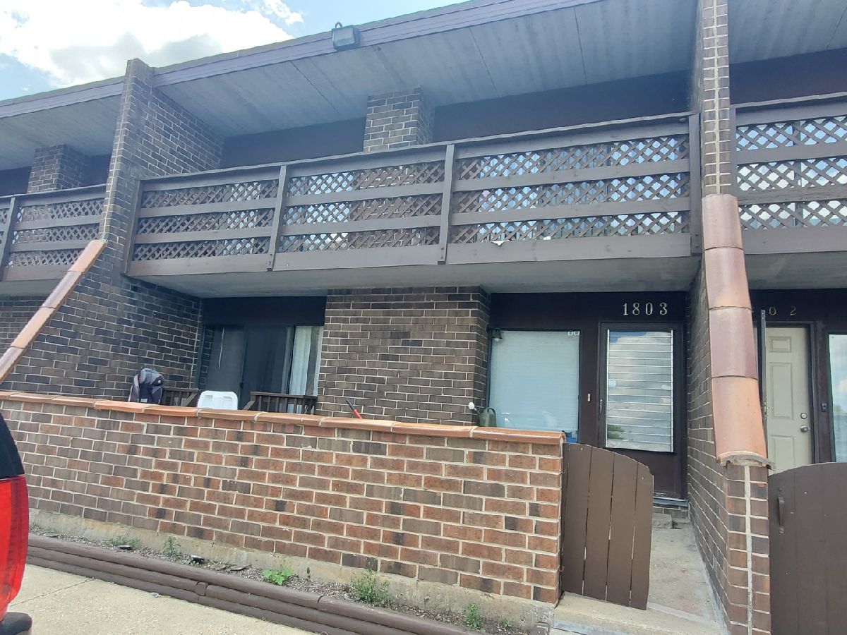 Condos & Townhomes Sold Kennington Square Elgin Illinois, 1803 Kenneth