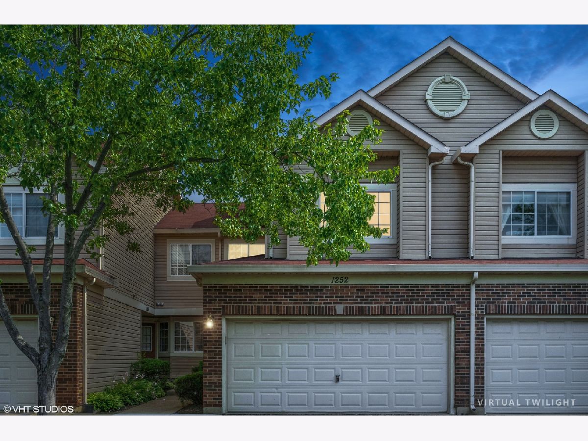 Townhomes & Condos & Homes Rented Parkside On The Green Palatine Illinois, 1252 Parkside