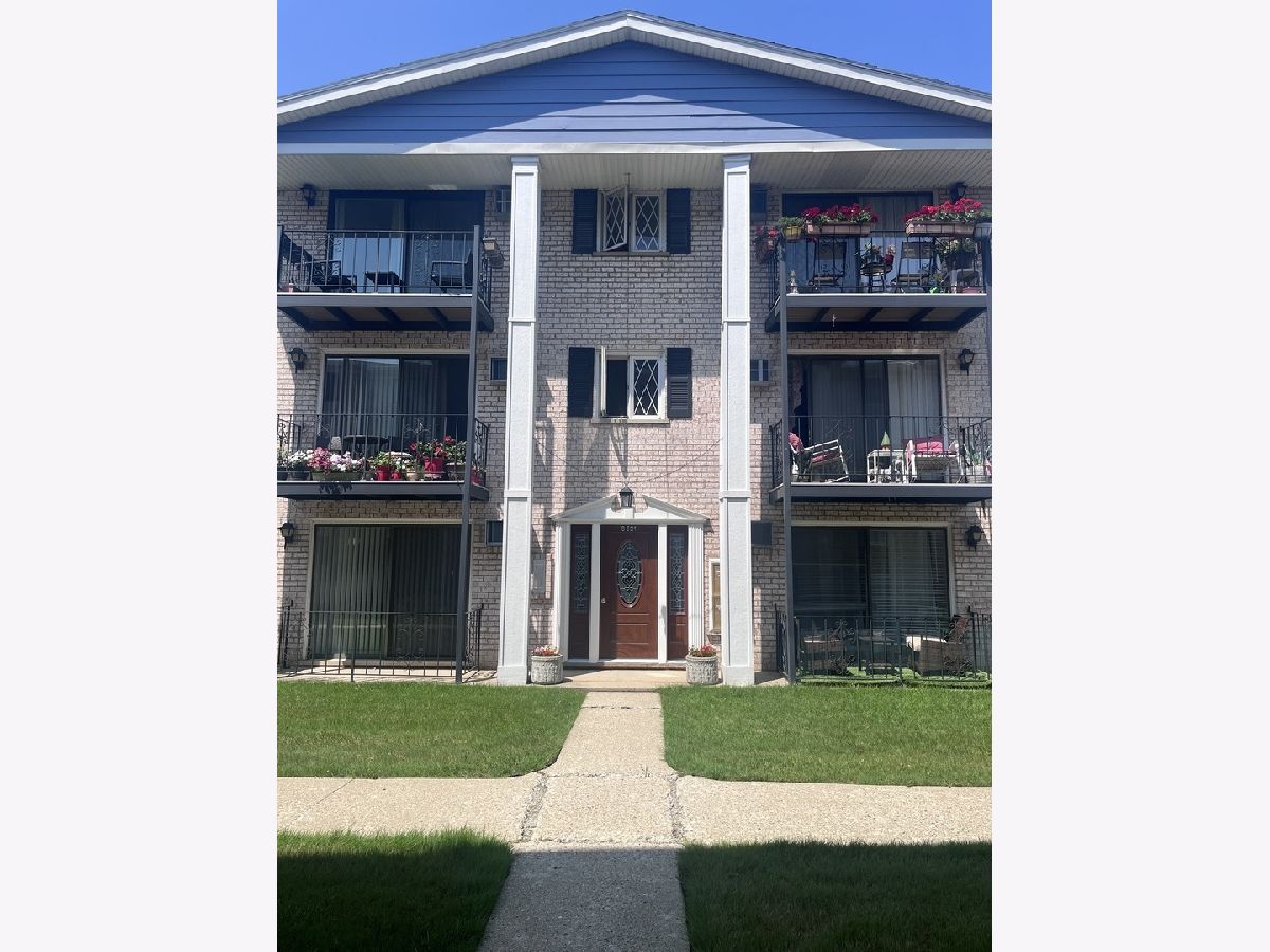 Condominiums Sold Innisbrook Chicago Illinois, 8521 Catherine