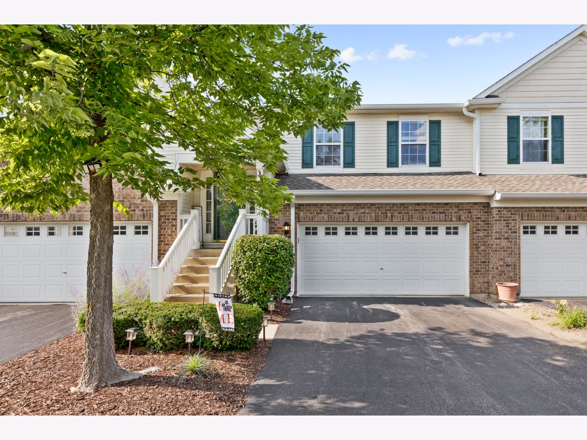 Townhomes Sold Millbrook At Canterbury Algonquin Illinois, 1573 Millbrook