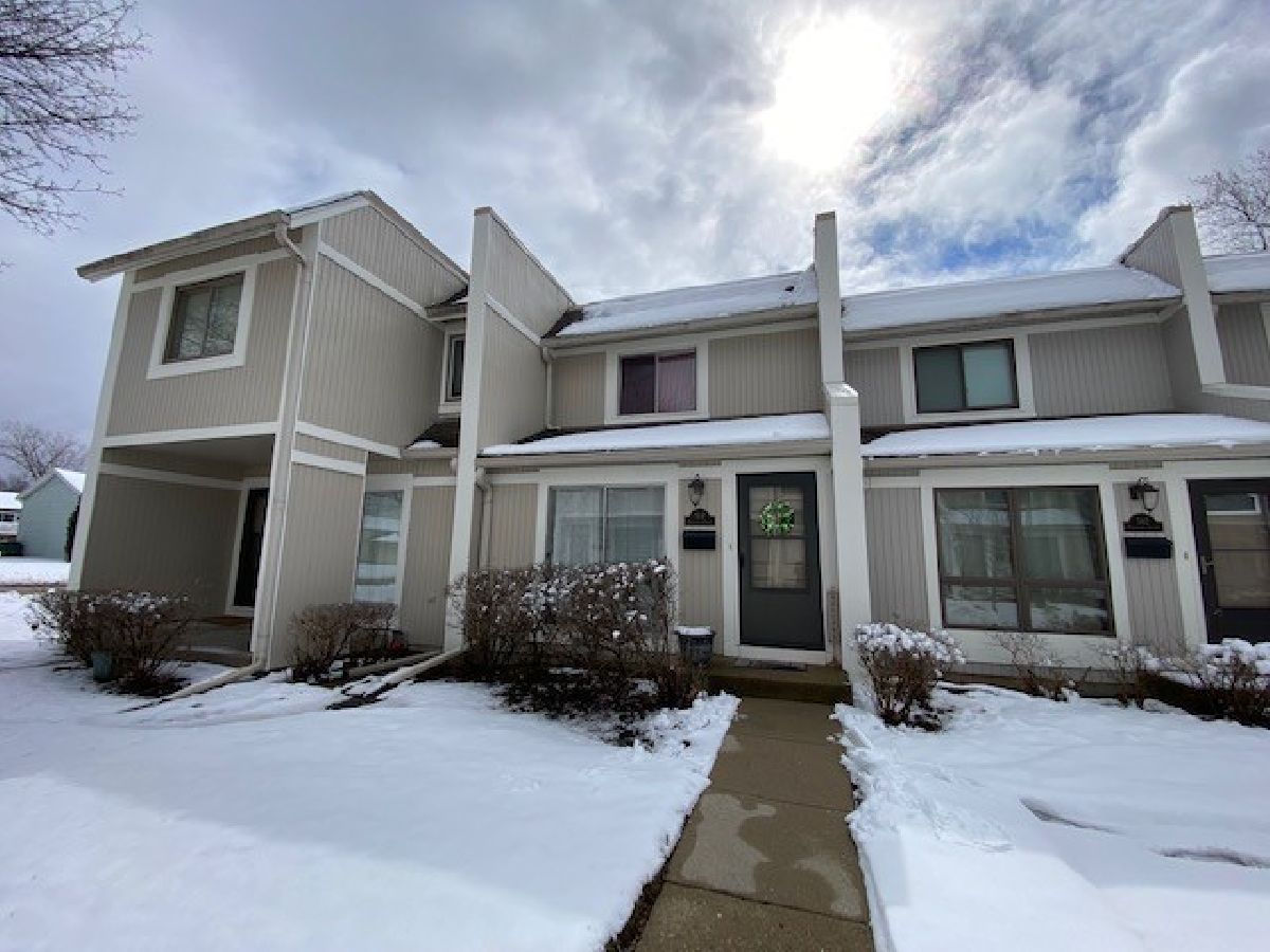 Townhomes Sold Quail Creek Grayslake Illinois, 564 Pheasant