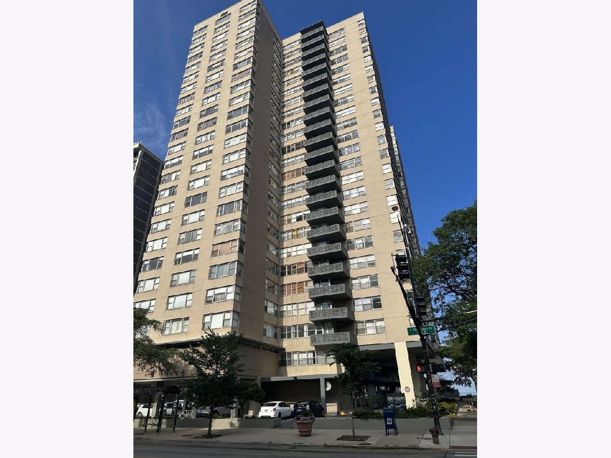 Condominiums Sold Shoreline Towers Chicago Illinois, 6301 Sheridan