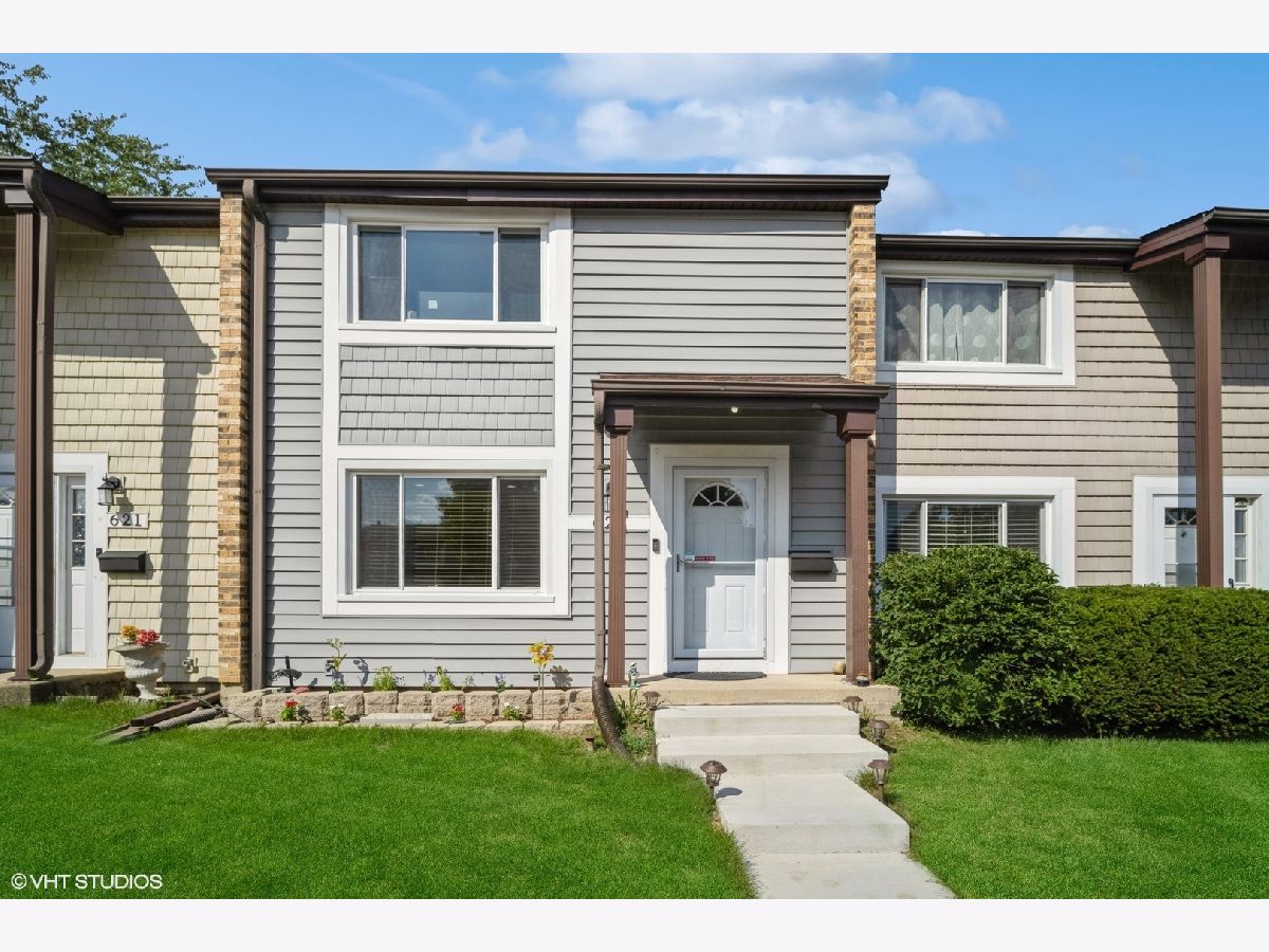 Townhomes Sold Lakeside Villas Wheeling Illinois, 623 Ivy