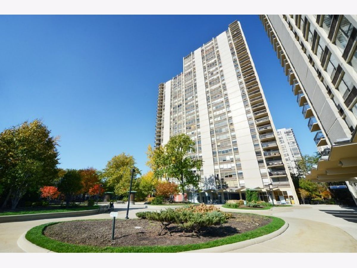 Condominiums Rented Cummings House Chicago Illinois, 1360 Sandburg