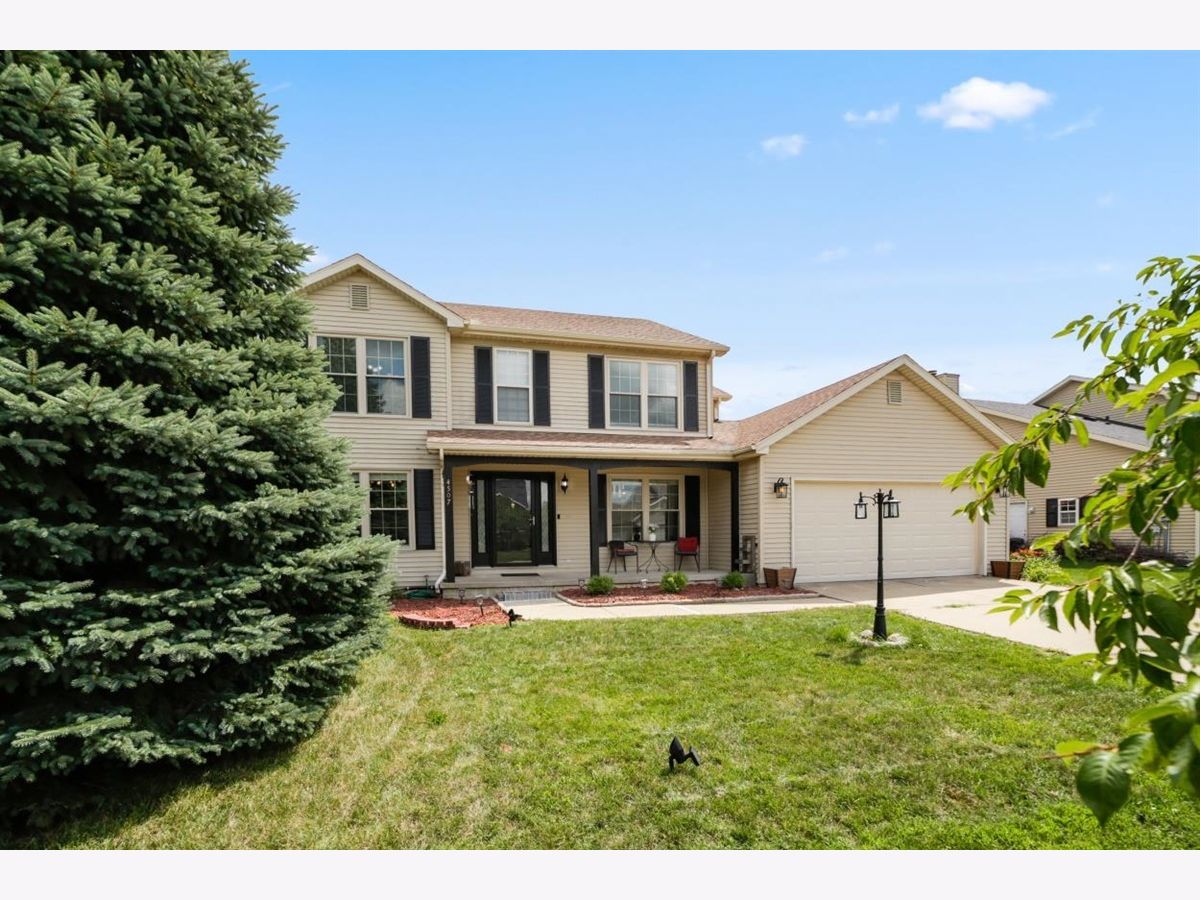 Homes & Condos & Townhomes Sold Copper Ridge Champaign Illinois, 4507 Copper Ridge