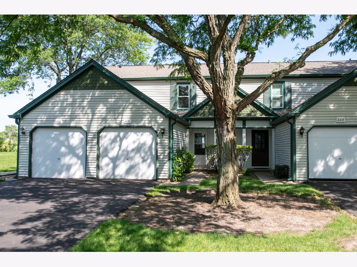Townhomes Sold Country Oaks Aurora Illinois, 2437 Devonshire