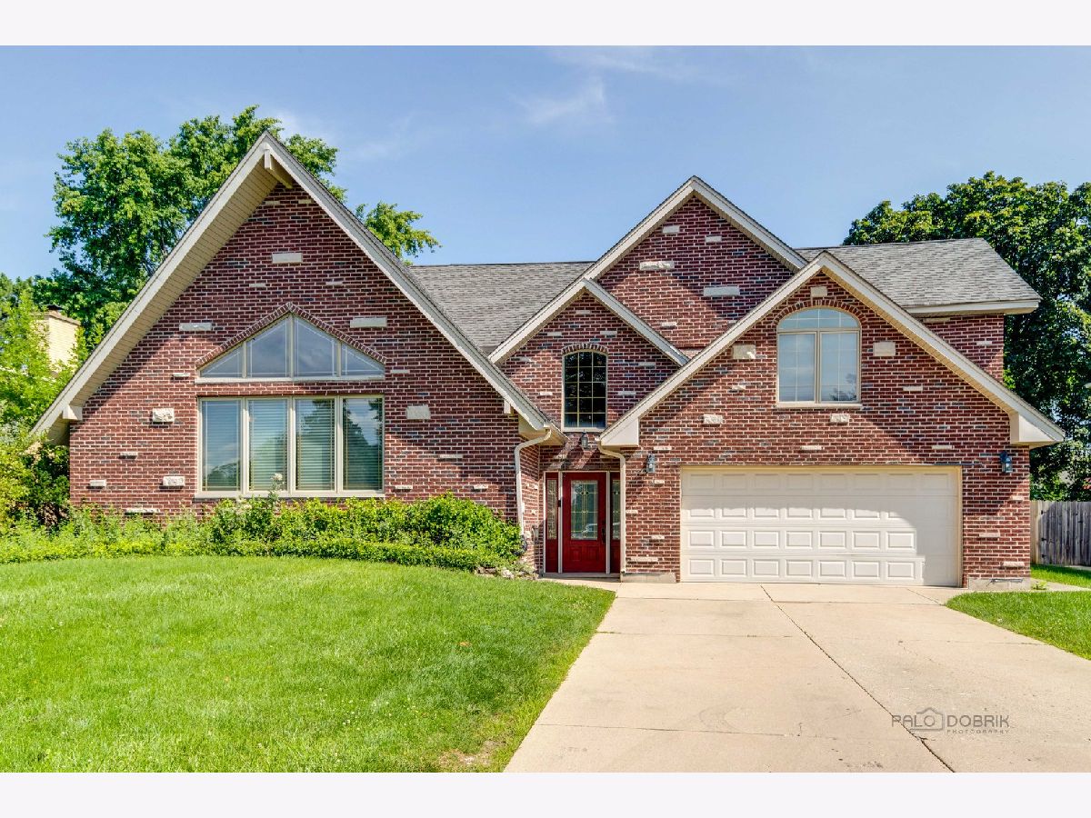 Homes Sold Lake Briarwood Arlington Heights Illinois, 2708 Briarwood