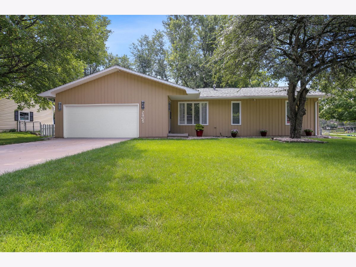 Homes Sold Rolling Acres Champaign Illinois, 2605 Valkar