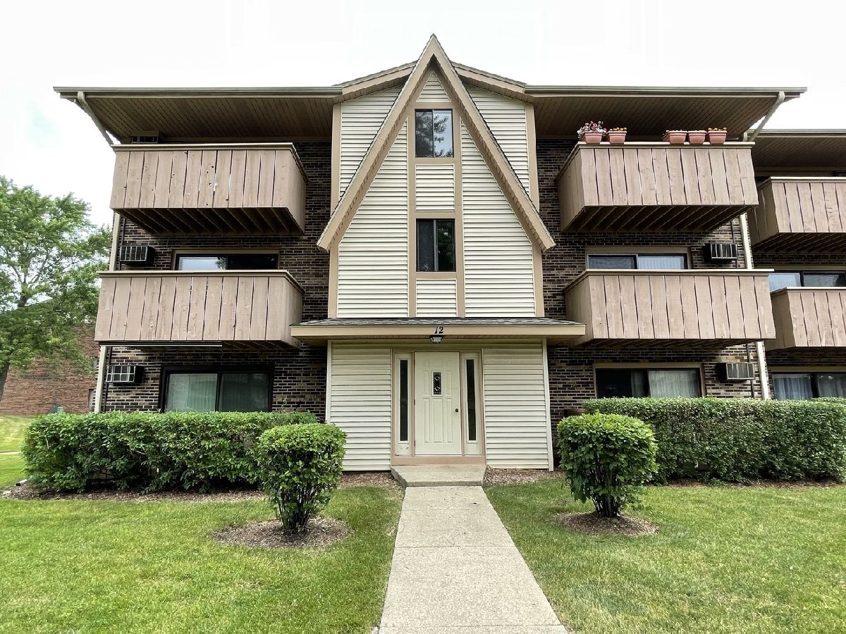 Condominiums Rented Century Park Vernon Hills Illinois, 12 Echo