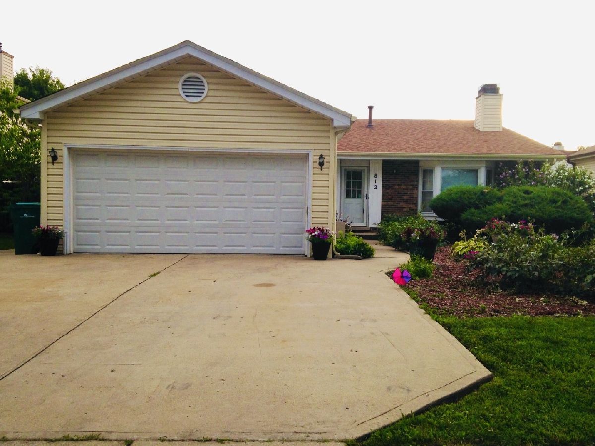 Homes Rented Windemere Elk Grove Village Illinois, 812 Cutter
