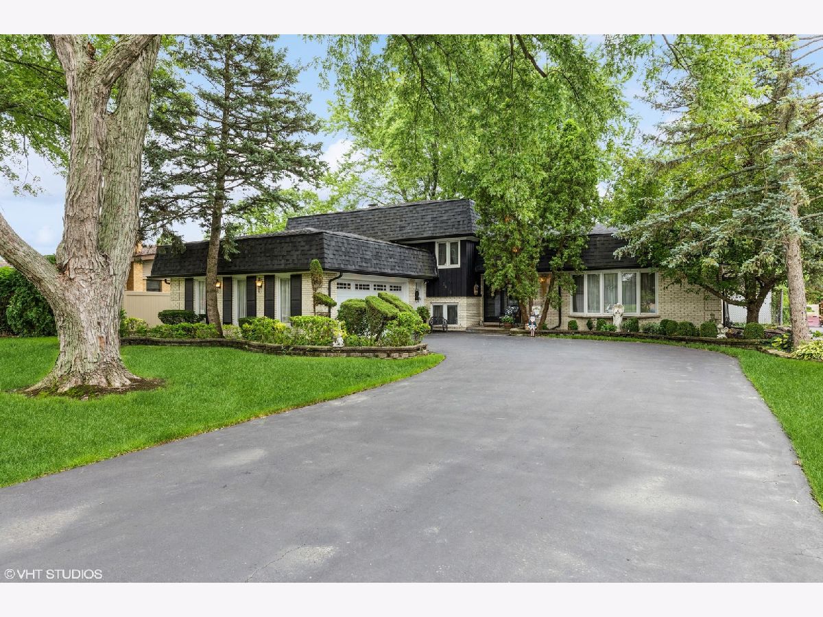 Homes Sold Ishnala Palos Heights Illinois, 7415 Ishnala
