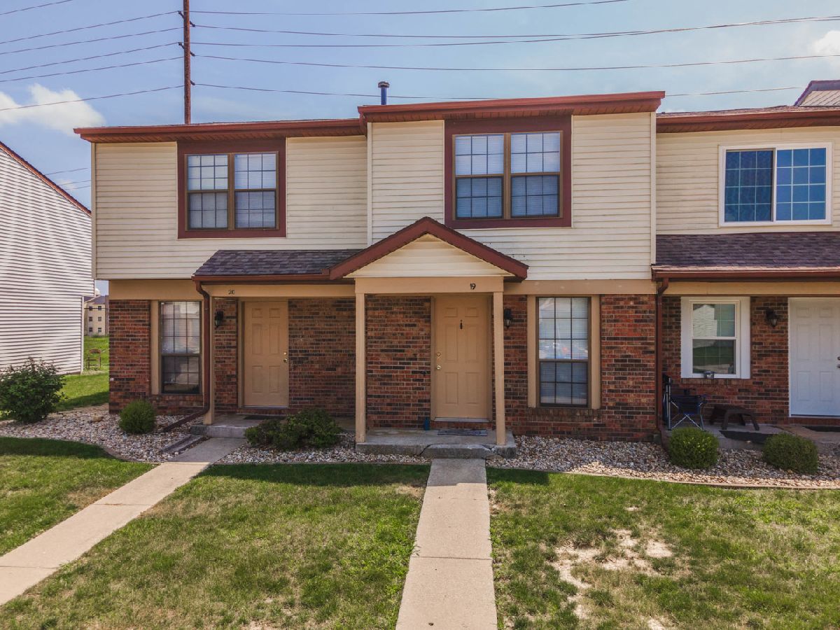 Condos & Townhomes Sold Woodridge Townhomes Normal Illinois, 700 Adelaide