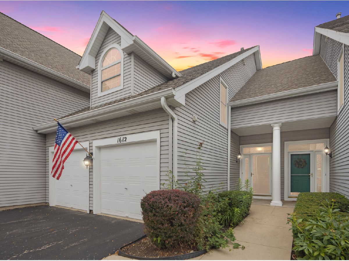 Townhomes Sold Ethans Glen Palatine Illinois, 1612 Ethans Glen