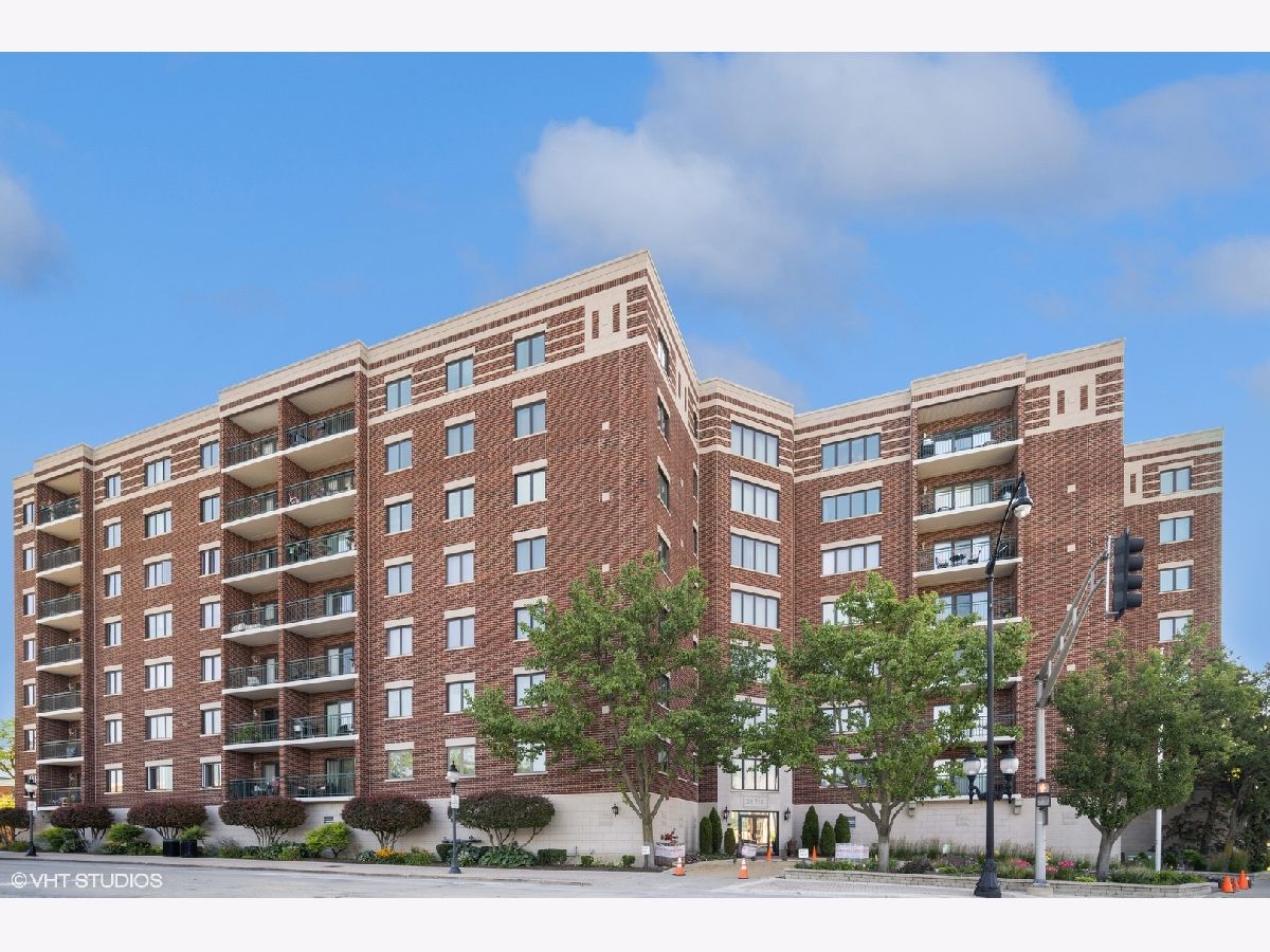 Condominiums Sold Towne Place Arlington Heights Illinois, 201 Vail